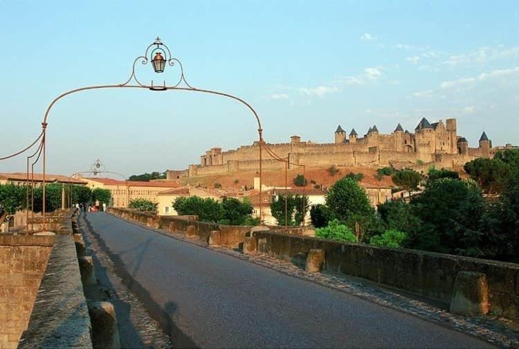 Bel Appartement Avec Cour Au Coeur De La Bastide カルカソンヌ エクステリア 写真