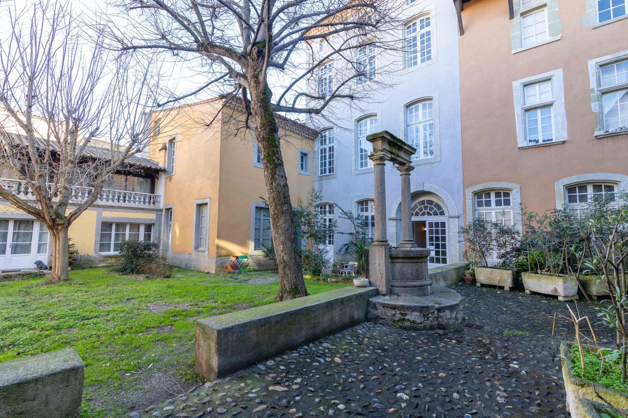 Bel Appartement Avec Cour Au Coeur De La Bastide カルカソンヌ エクステリア 写真